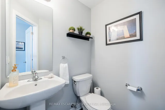 Additional image 16 of 51 Laguna Village Cres