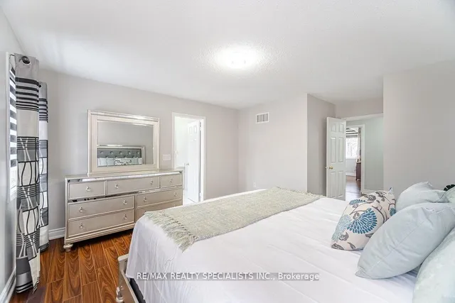 Additional image 25 of 8 Upshall Dr