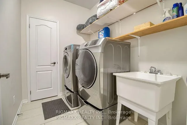 Additional image 34 of 22 Iguana Tr