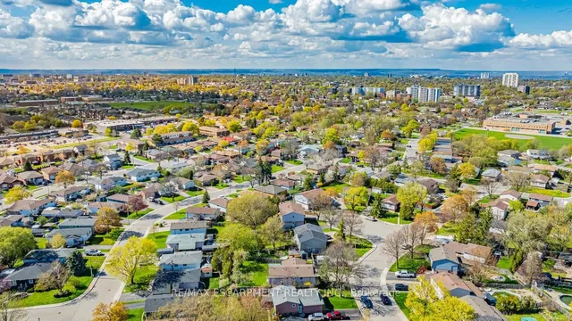 Additional image 46 of 16 Billington Cres