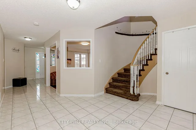 Additional image 5 of 382 Harrowsmith Dr