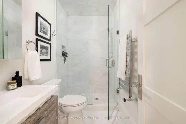 Additional image 43 of 38 Howland Ave