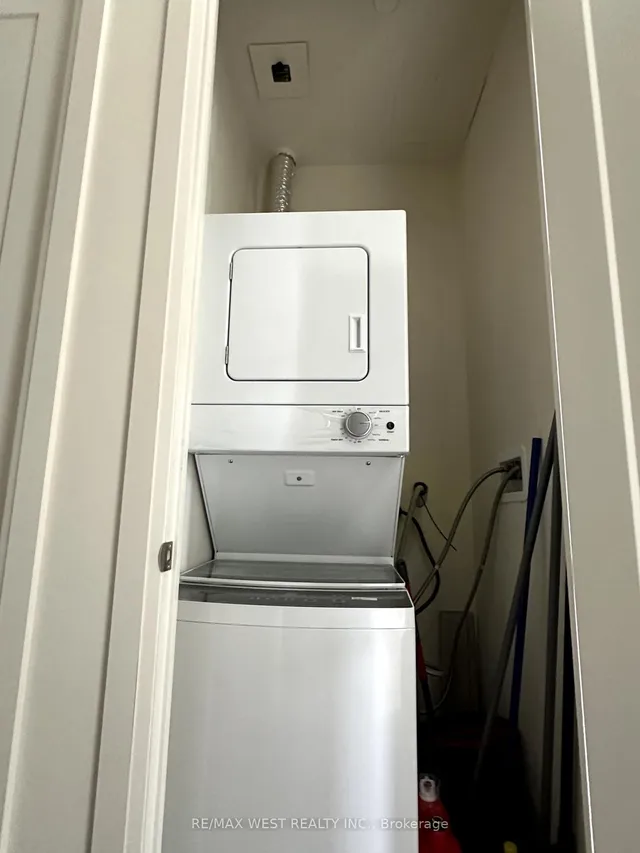 Additional image 19 of 509 Dundas St Unit 804