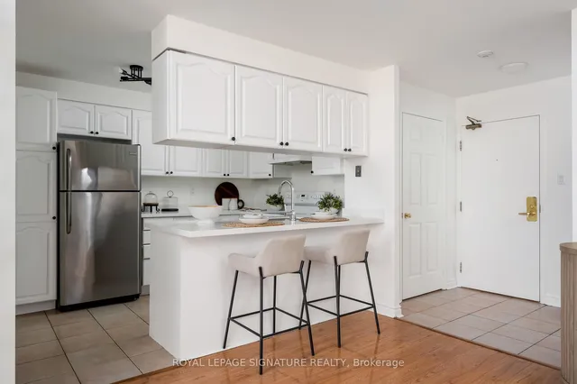 Additional image 13 of 889 Bay St Unit PH4