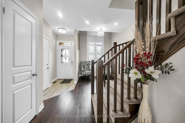 Additional image 10 of 8 Charleswood Cres