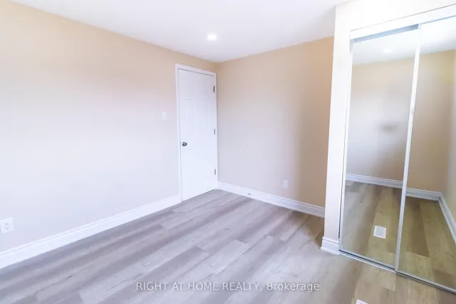 Additional image 28 of 36 Flamingo Cres