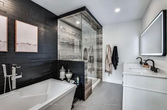 Additional image 21 of 1 Tristan Crt