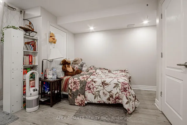 Additional image 32 of 97 Trafalgar Dr