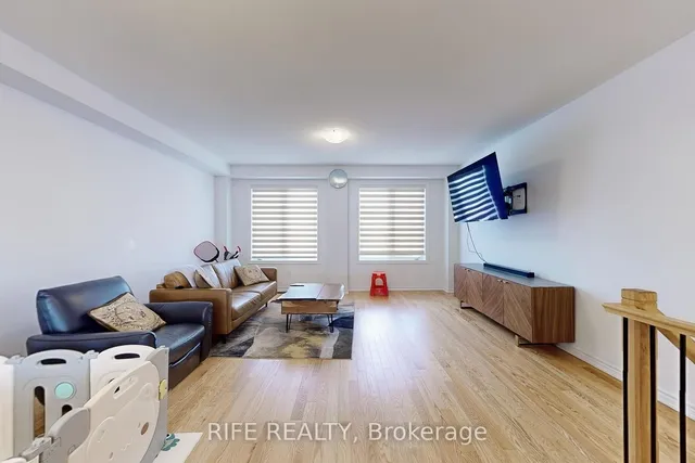 Additional image 3 of 9 Bretlon St