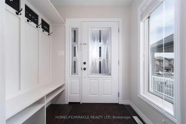 Additional image 3 of 6 Pompeii St