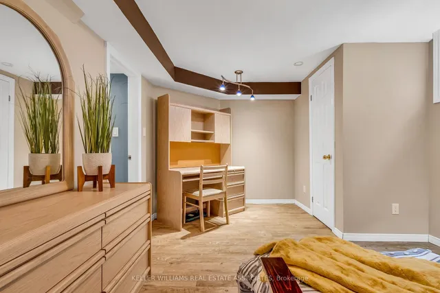 Additional image 42 of 2224 Vista Dr