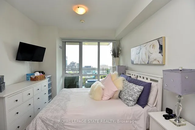 Additional image 21 of 2025 Maria St Unit 1006