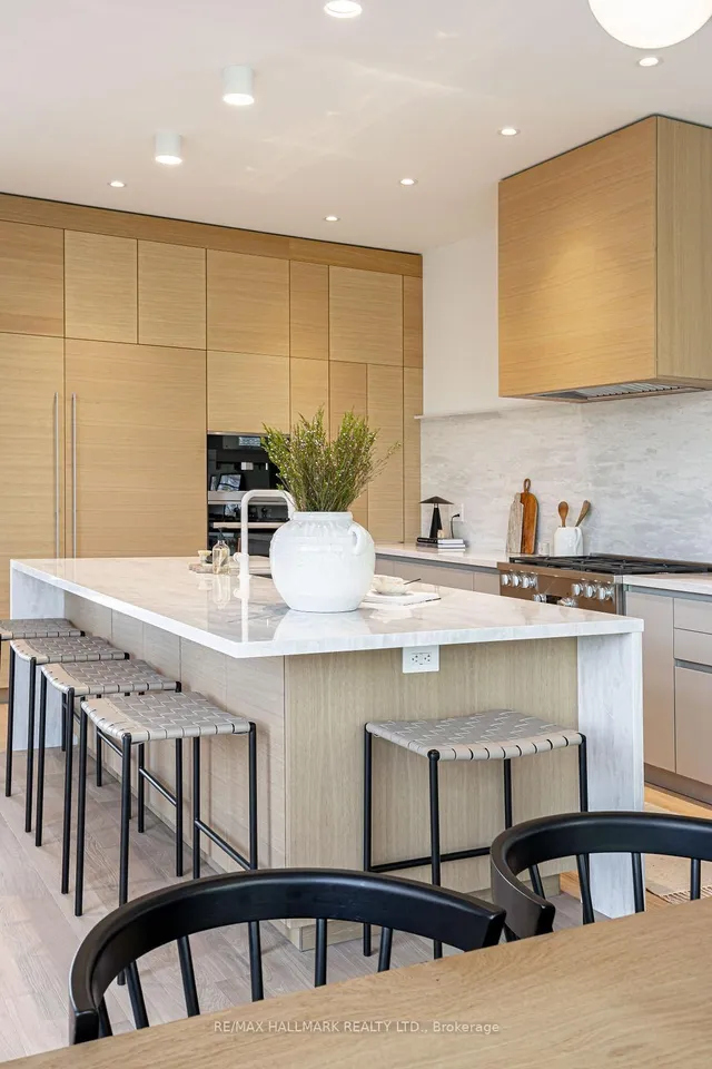 Additional image 12 of 138 Balsam Ave