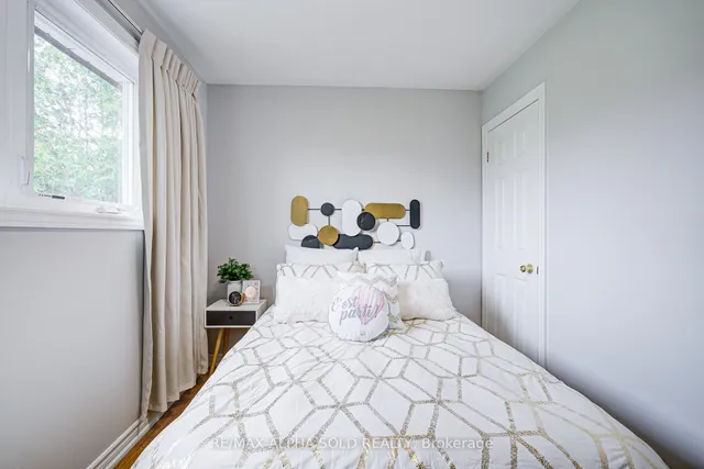 Additional image 30 of 70 Clydesdale Dr