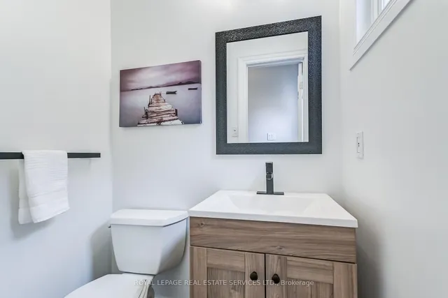 Additional image 14 of 1434 Queensbury Cres