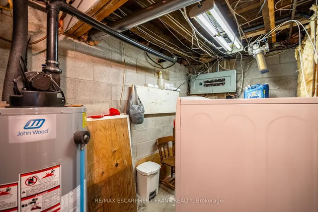 Additional image 38 of 12 Rossmore Ave
