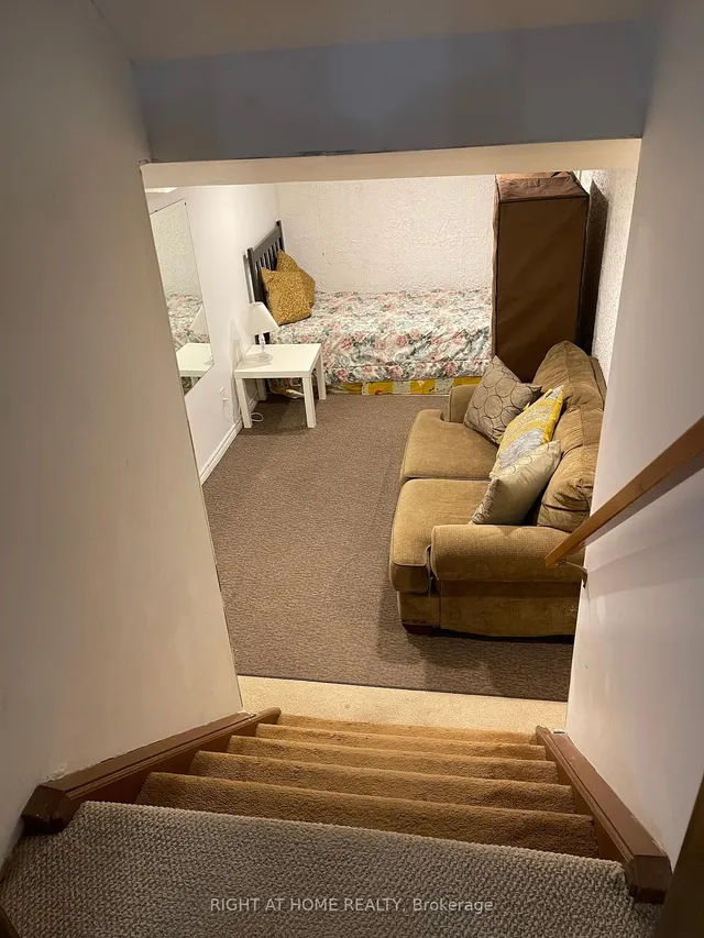 Additional image 43 of 72 Underhill Cres