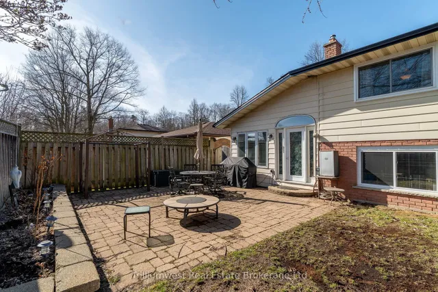 Additional image 35 of 121 Martinglen Cres