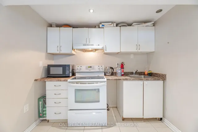 Additional image 39 of 41 Davelayne Rd