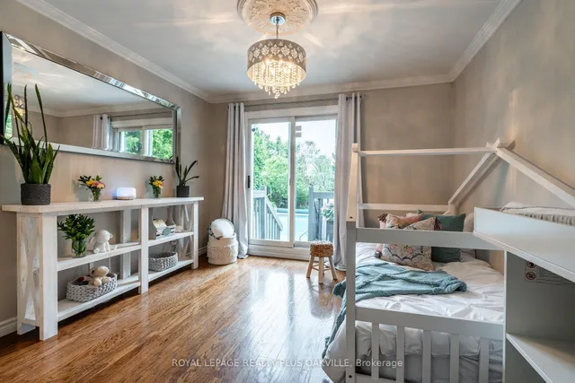 Additional image 19 of 548 Regina Dr