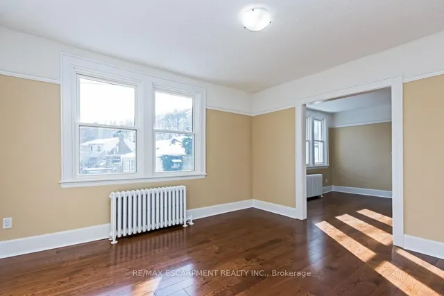 Additional image 11 of 362 John St Unit 4