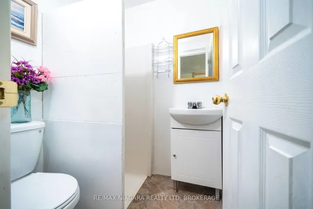 Additional image 32 of 225 West 2nd St