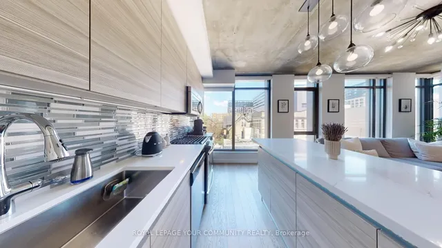 Additional image 12 of 111 Bathurst St Unit 314