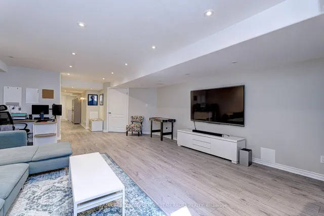 Additional image 37 of 140 Sky Harbour Dr