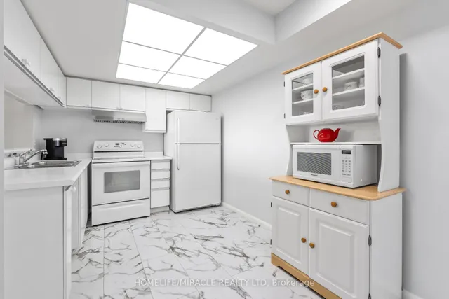 Additional image 11 of 350 Alton Towers Circ Unit 1106