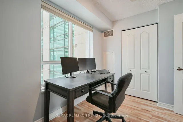 Additional image 22 of 212 Eglinton Ave Unit 803