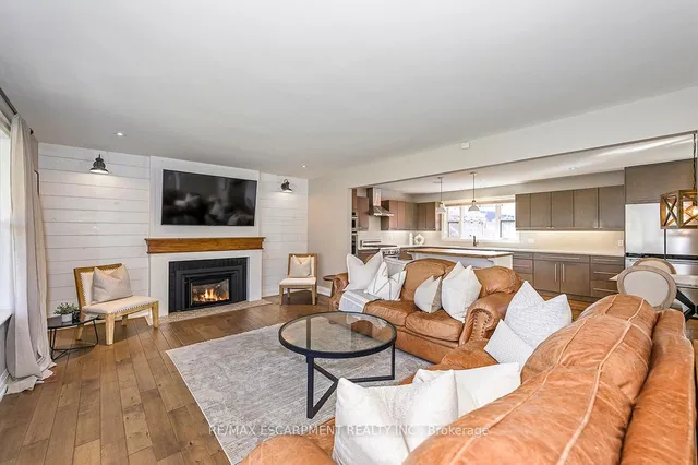 Additional image 12 of 585 Deborah Cres