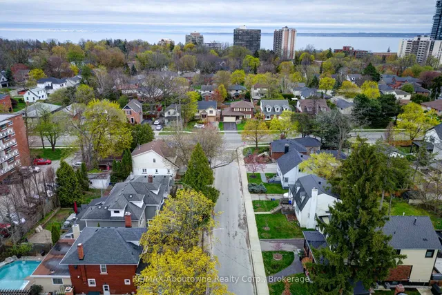 Additional image 8 of 469 Woodland Ave