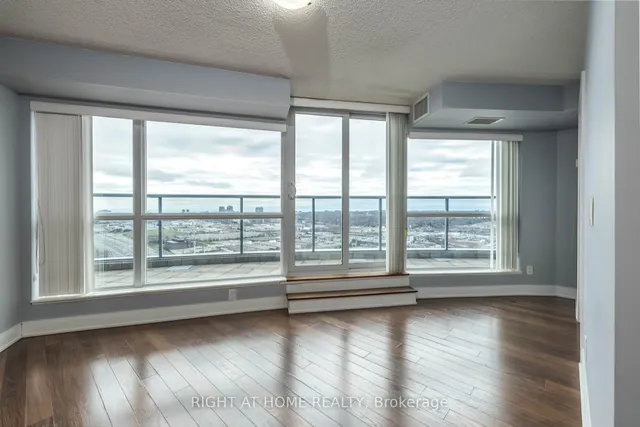 Additional image 10 of 125 Village Green Sq Unit 3703