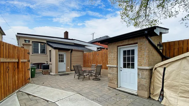 Additional image 16 of 48 Bicknell Ave