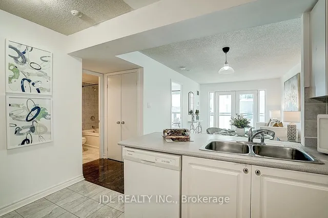 Additional image 2 of 600 Queens Quay Unit 711