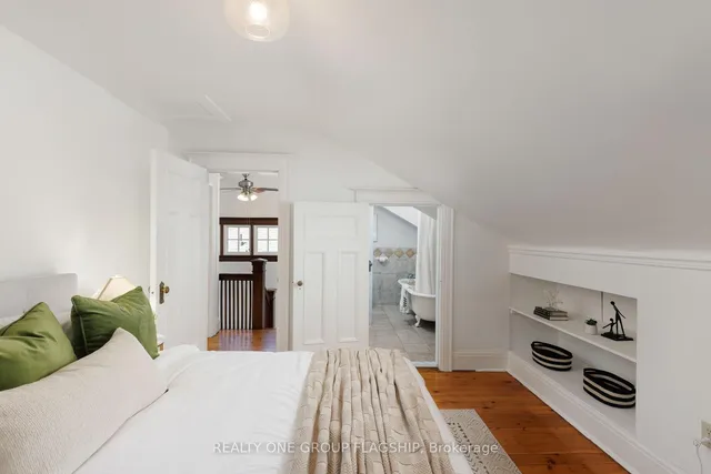Additional image 39 of 69 Victoria Park Ave