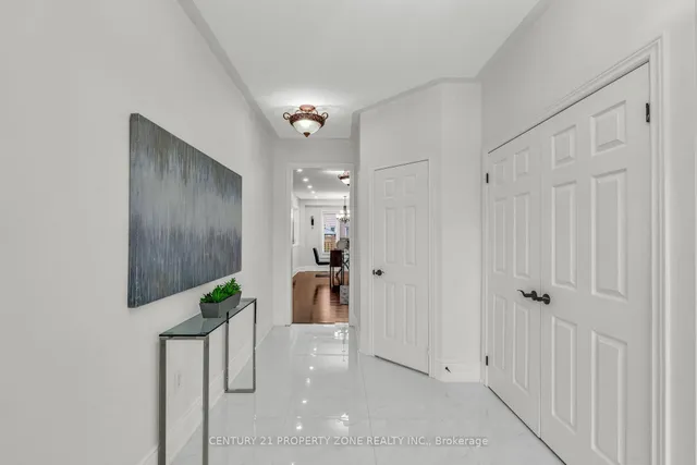 Additional image 8 of 8 Griffith Crt