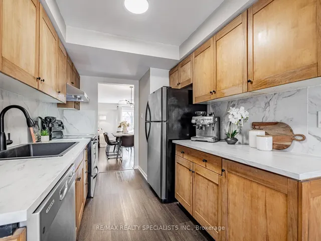 Additional image 21 of 2055 WALKERS Line Unit 227