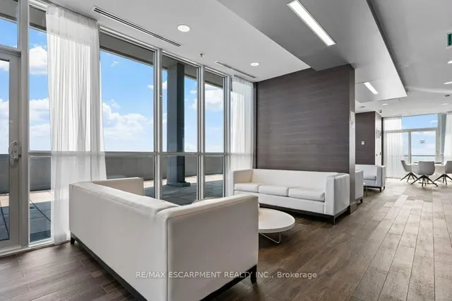 Additional image 29 of 2087 Fairview St Unit 1304