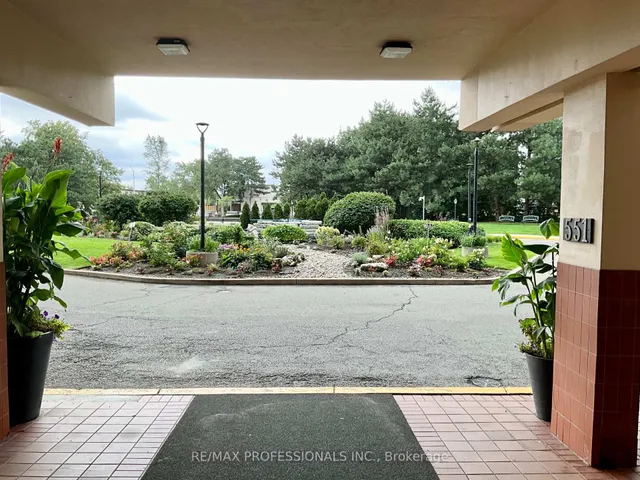 Additional image 40 of 551 The West Mall N/A Unit 1622