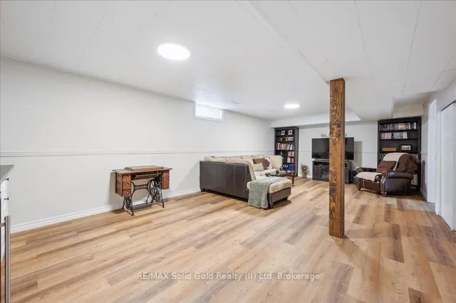 Additional image 25 of 5 Quinte Cres