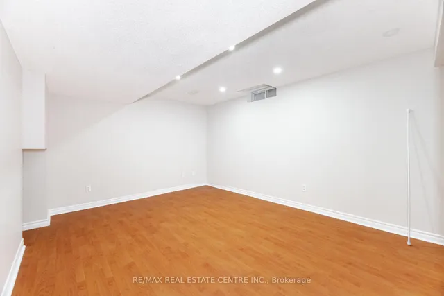 Additional image 39 of 16 Mistycreek Cres