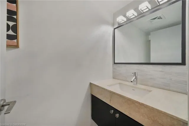 Additional image 18 of 21 Nelson St Unit LPH30