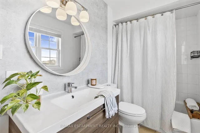 Additional image 20 of 51 Duncan Ave