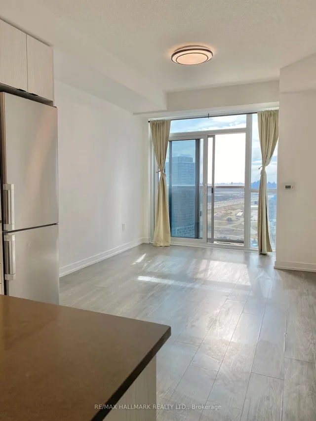 Additional image 11 of 225 village Green Sq Unit 2604