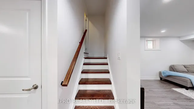 Additional image 37 of 28 Troyer St