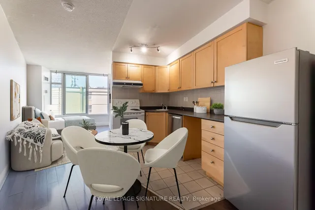 650 Queens Quay Unit 1121