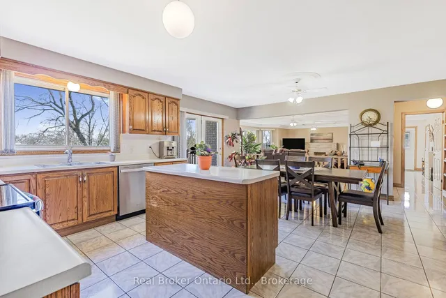 Additional image 12 of 266 Sumach Dr