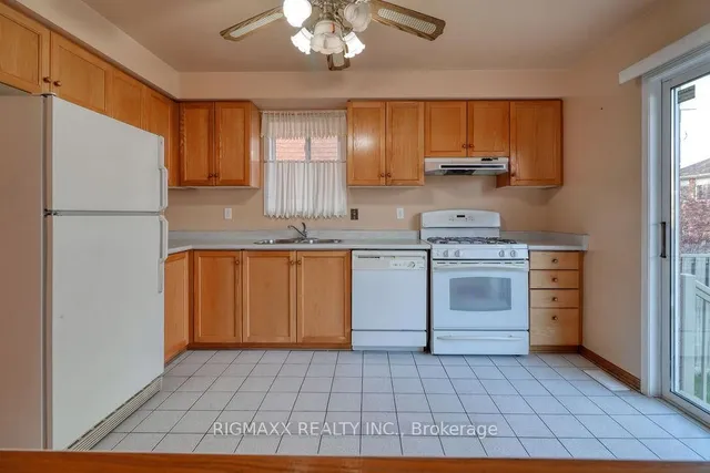 Additional image 11 of 14 Sunshade Pl