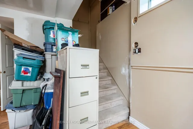 Additional image 30 of 12 Rossmore Ave